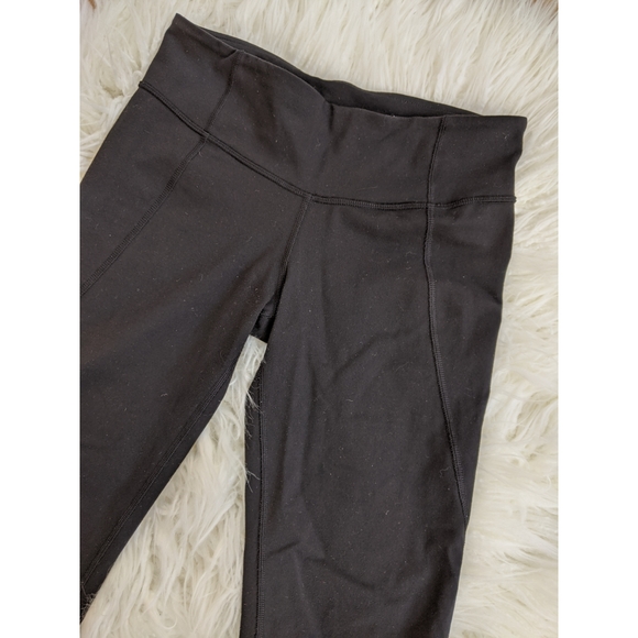 Lululemon Gather & Crow Capris EUC, 6 - Picture 5 of 9